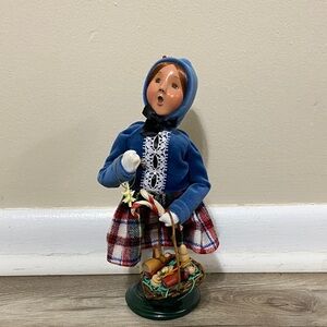 Byers Choice The Carolers Girl Decorating Figurine